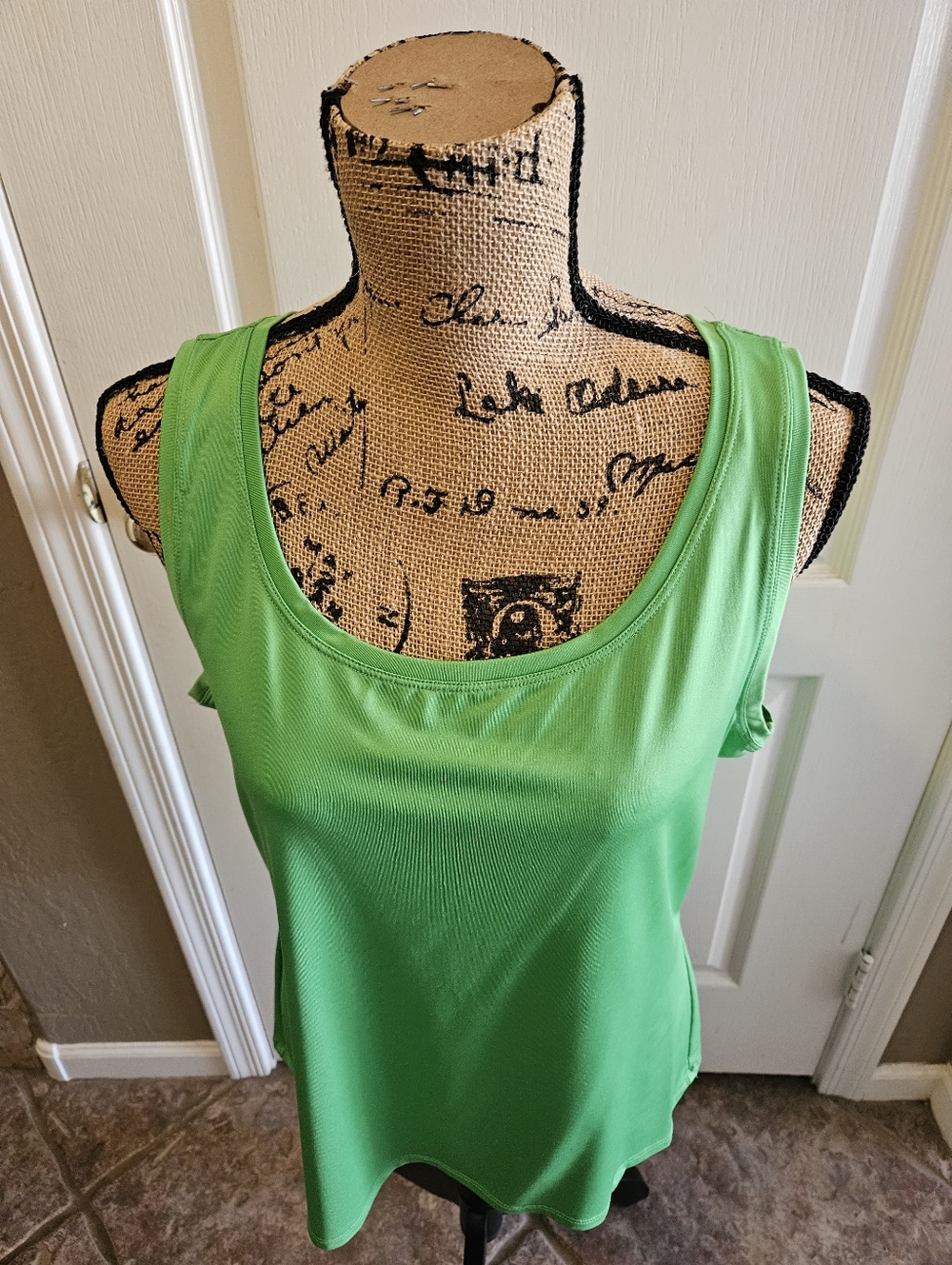 NEW ☆ Slim Factor By Investments/Dillards Top/Shell, Size Large, Brand NEW!